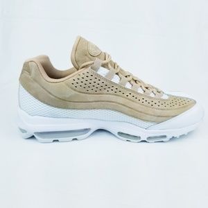 Nike Air Max 95 Ultra Premium BR Mens AO2438 200 NWT Nike Air Max 95 Ultra Premium BR Mens AO2438 200 NWT